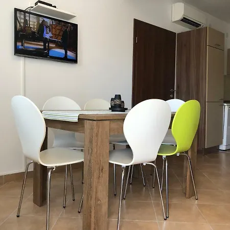 Jola Apartment *