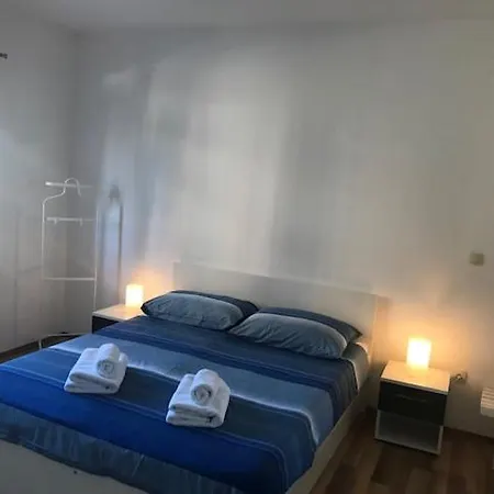 Jola Apartment Rab Town