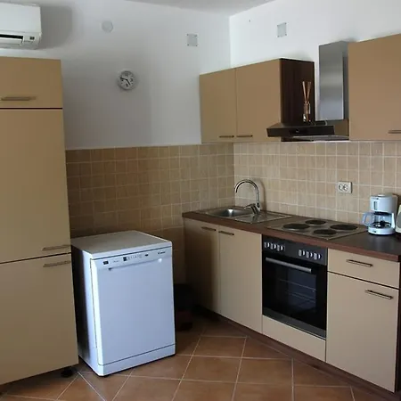Jola Apartment *
